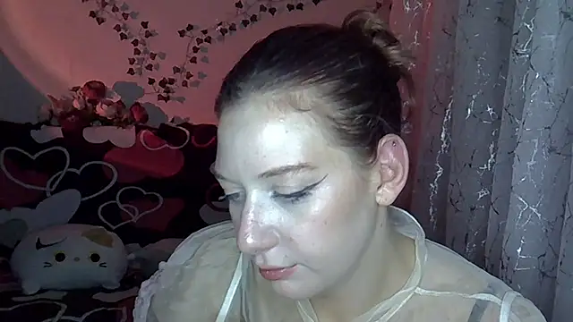 Lily Ember online show from 11.09.25