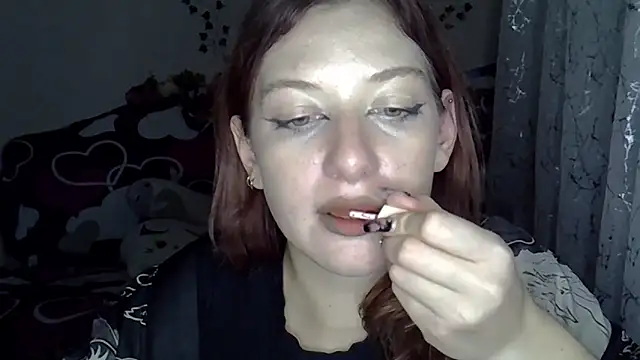 Lily Ember online show from 11.12.25