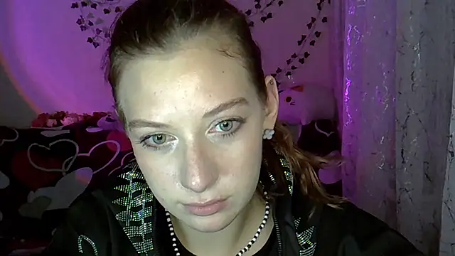 Lily Ember online show from 11.21.25