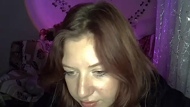 Lily Ember online show from 11.28.25