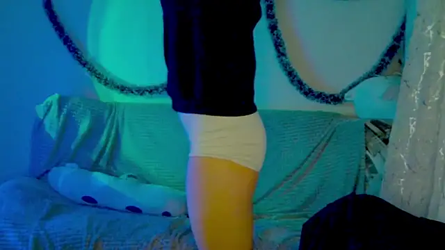 Lily Ember online show from 01.13.26