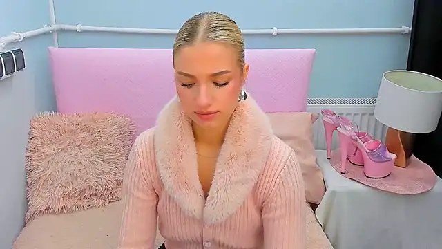 EvetteRose online show from 10.15.25