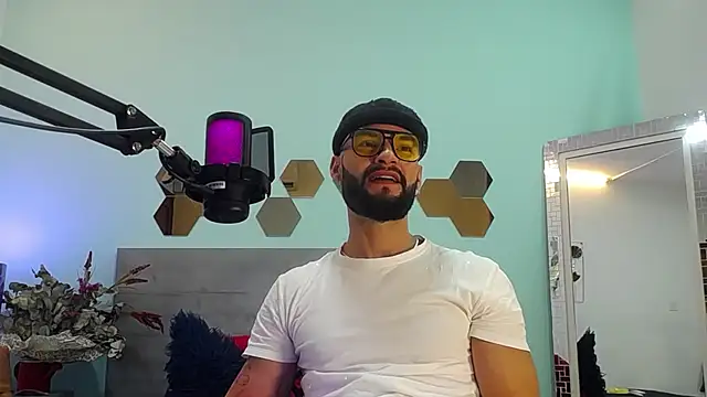 Snapshot of Juan_Castellanos7 chatting on 09.16.25 Juan Castellanos7 online show from 09.16.25