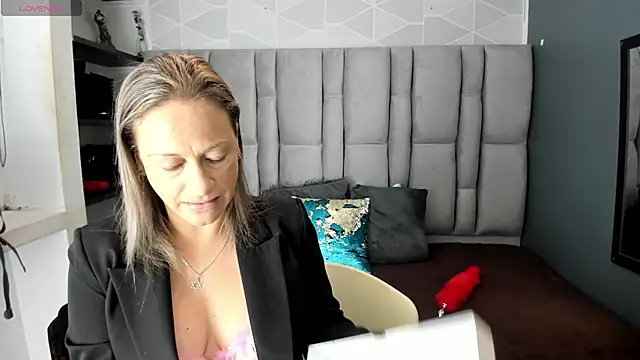 Charlot milf online show from 01.07.26