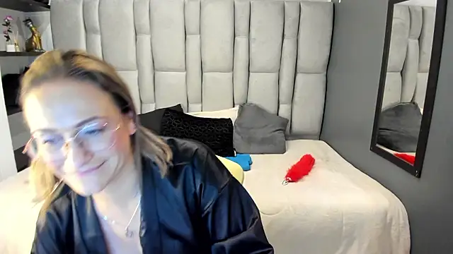 Charlot milf online show from 02.20.26