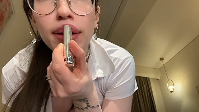 Kelly Berry   online show from 03.02.26