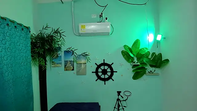 eladyrous98 online show from 10.10.25