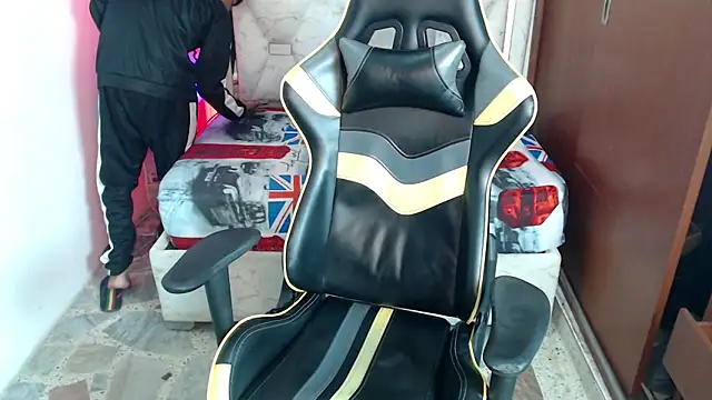 yiisu  online show from 10.01.25