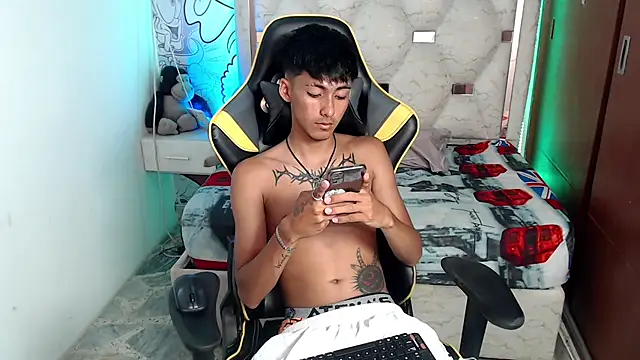 yiisu  online show from 10.02.25