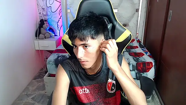 yiisu  online show from 10.03.25