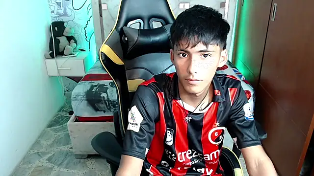 yiisu  online show from 10.07.25