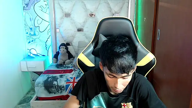 yiisu  online show from 10.09.25