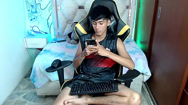 yiisu  online show from 10.16.25