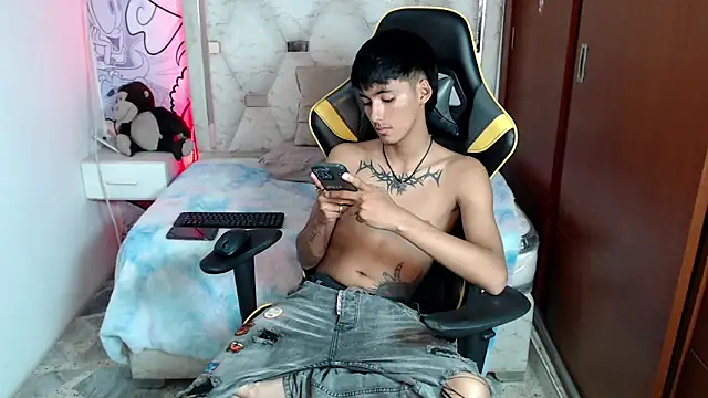 yiisu  online show from 10.31.25