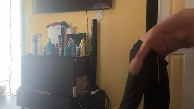 Snapshot of kSwisssxxx chatting on 10.12.25 kSwisssxxx online show from 10.12.25