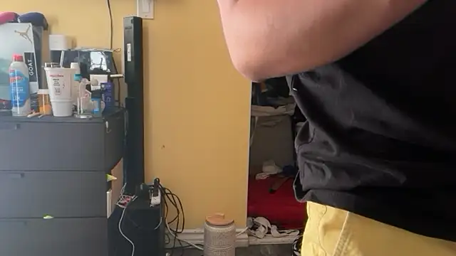 Snapshot of kSwisssxxx chatting on 10.16.25 kSwisssxxx online show from 10.16.25