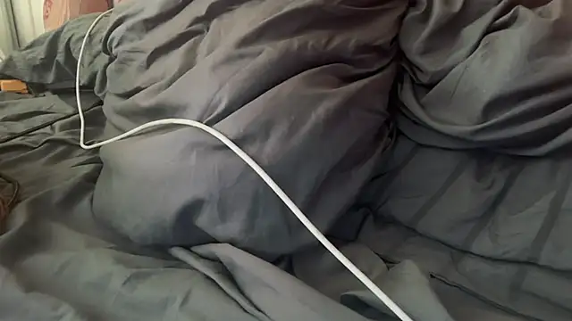 Snapshot of kSwisssxxx chatting on 10.26.25 kSwisssxxx online show from 10.26.25