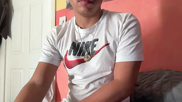 Snapshot of kSwisssxxx chatting on 10.30.25 kSwisssxxx online show from 10.30.25