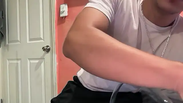 Snapshot of kSwisssxxx chatting on 11.03.25 kSwisssxxx online show from 11.03.25