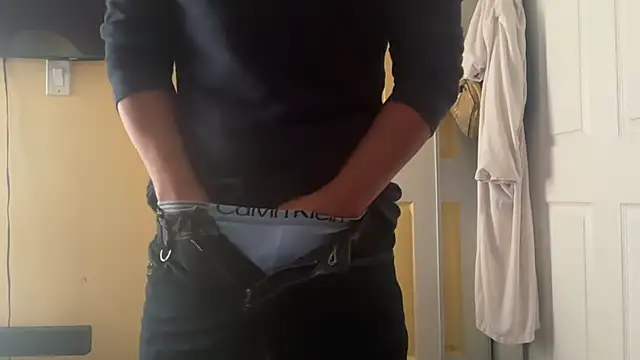 kSwisssxxx online show from 11.22.25