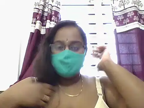 Snapshot of Reena-gowda chatting on 09.15.25 Reena-gowda online show from 09.15.25