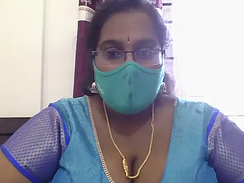 Snapshot of Reena-gowda chatting on 09.18.25 Reena-gowda online show from 09.18.25