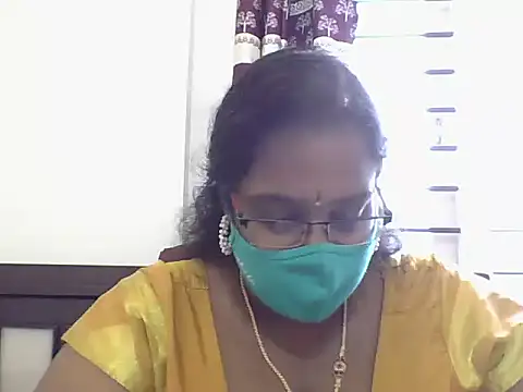 Snapshot of Reena-gowda chatting on 09.20.25 Reena-gowda online show from 09.20.25