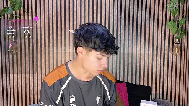 Felipe boy1 online show from 10.11.25