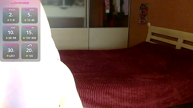 Cassie Pinkkk online show from 11.27.25