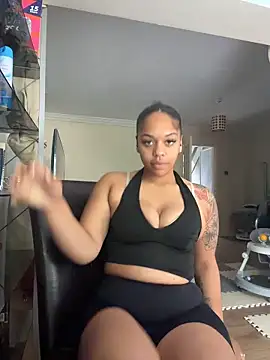 Snapshot of Regina69slut chatting on 06.17.26 Regina69slut online show from 06.17.26