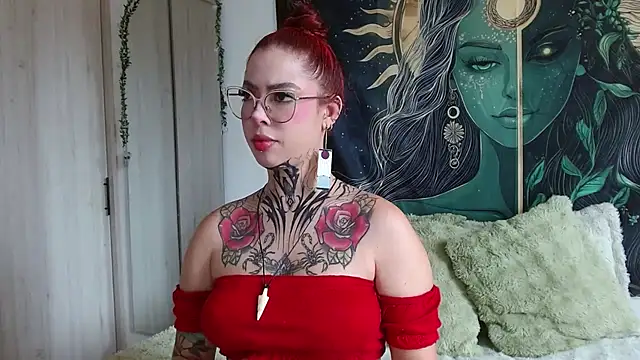 Snapshot of aphroditebloom chatting on 10.08.25 aphroditebloom online show from 10.08.25