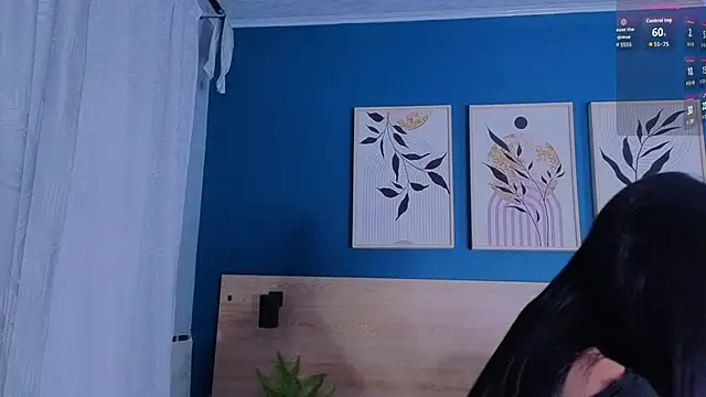 Snapshot of SarahMiler_ chatting on 09.19.25 SarahMiler online show from 09.19.25