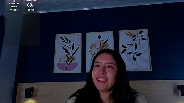 Snapshot of SarahMiler_ chatting on 10.25.25 SarahMiler online show from 10.25.25