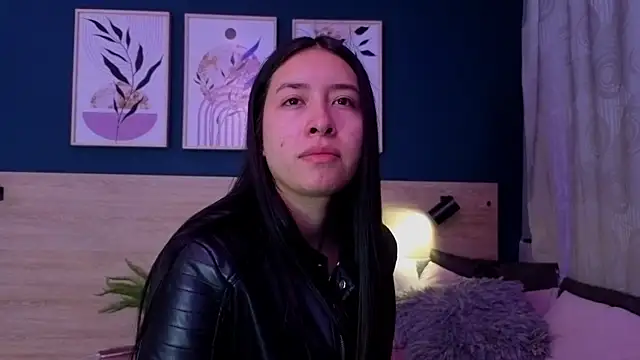 Snapshot of SarahMiler_ chatting on 02.21.26 SarahMiler online show from 02.21.26