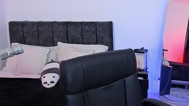 Taylormaxwell online show from 02.27.26