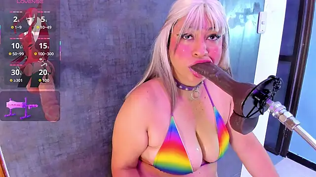 Snapshot of lisa_milf_ chatting on 10.11.25 lisa milf  online show from 10.11.25