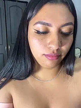 Issa Santana online show from 10.15.25