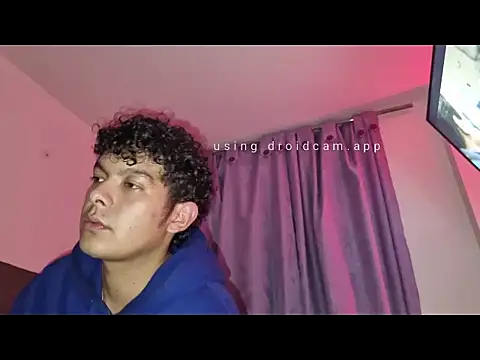 Snapshot of HotYoungCoupleLive chatting on 11.17.25 HotYoungCoupleLive online show from 11.17.25