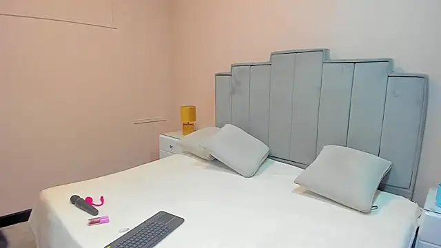 gabriela lux online show from 09.21.25