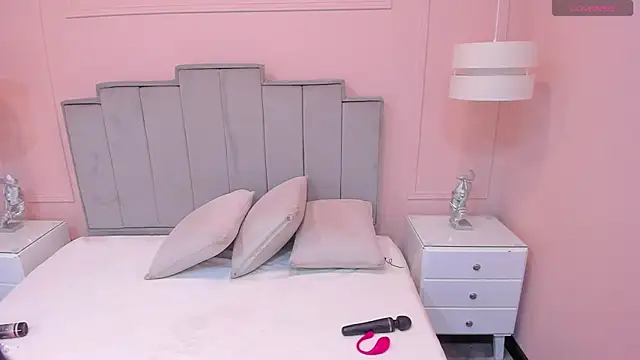 gabriela lux online show from 10.04.25