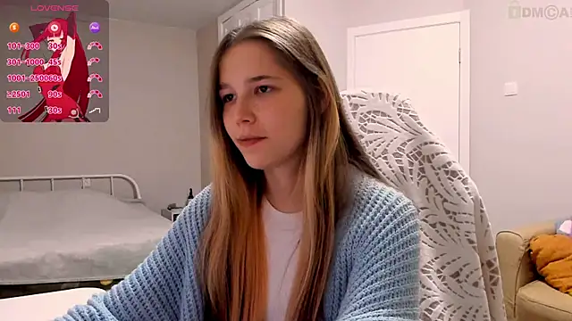 Snapshot of ValerieBubbles chatting on 10.08.25 ValerieBubbles online show from 10.08.25