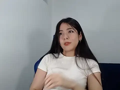 EloiseJun online show from 11.11.25