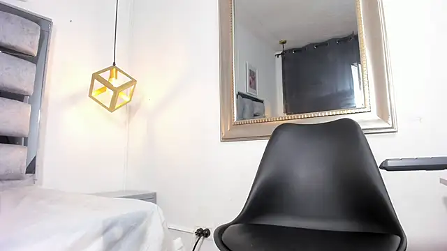 Snapshot of lianfox_ chatting on 10.24.25 lianfox  online show from 10.24.25