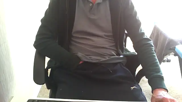 Snapshot of rogpb chatting on 04.24.26 rogpb online show from 04.24.26