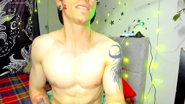 Snapshot of puepleholly chatting on 02.12.26 puepleholly online show from 02.12.26