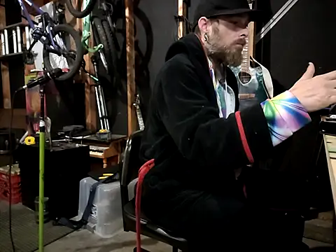 Snapshot of thejuicybacon chatting on 09.26.25 thejuicybacon online show from 09.26.25