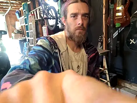 Snapshot of thejuicybacon chatting on 09.29.25 thejuicybacon online show from 09.29.25