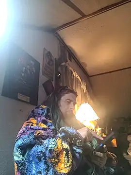 Snapshot of thejuicybacon chatting on 10.31.25 thejuicybacon online show from 10.31.25