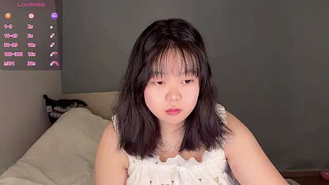 Kittenfishing online show from 10.06.25