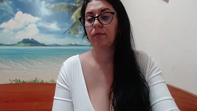 Snapshot of jollene chatting on 10.27.25 jollene online show from 10.27.25